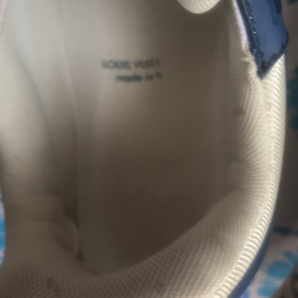 Louis Vuitton trainers - Picture 5 of 8